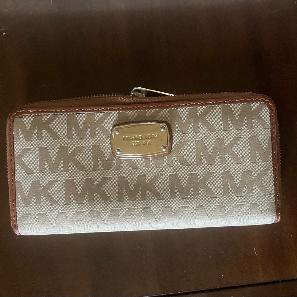 Authentic Michael Kors Zippered Wallet, Tan MK